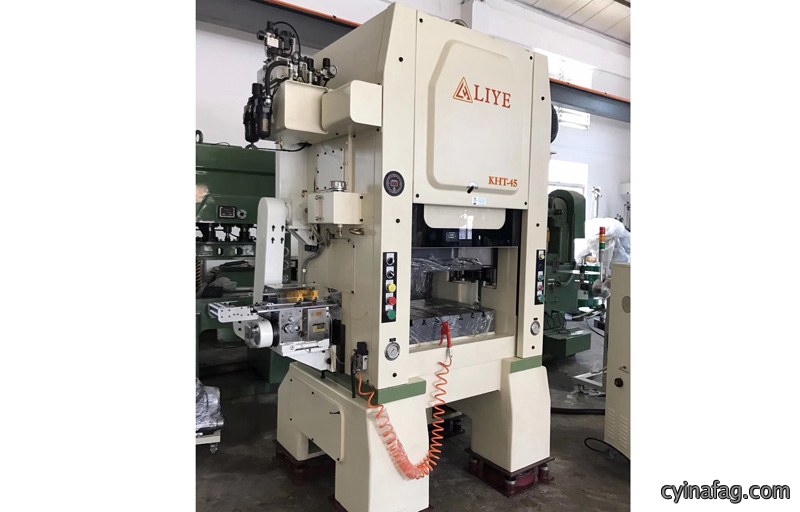 Stand-up punching machine with long harmonic high-speed gripper feeder